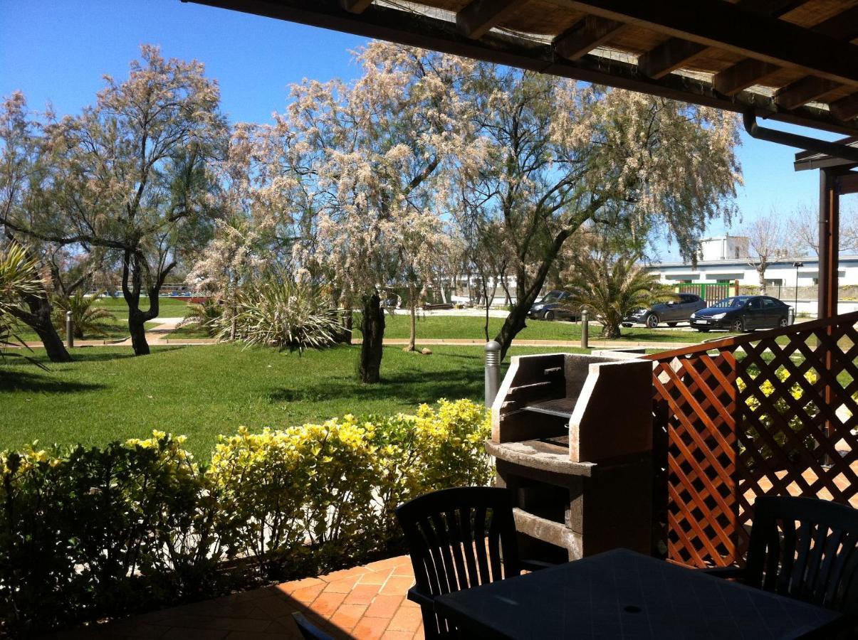 Aparthotel Oasi Del Mare Tirrenia Exterior foto
