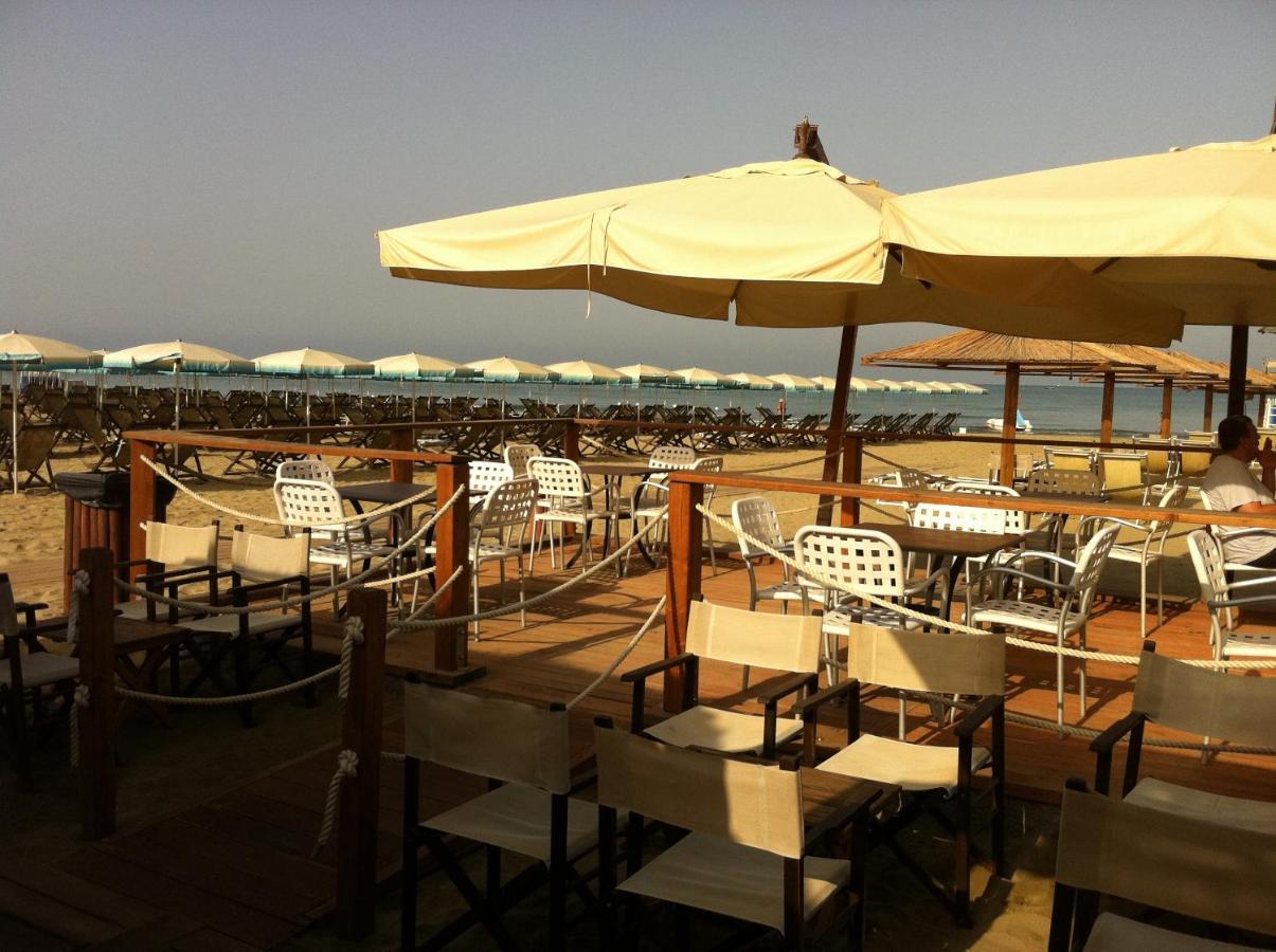 Aparthotel Oasi Del Mare Tirrenia Exterior foto